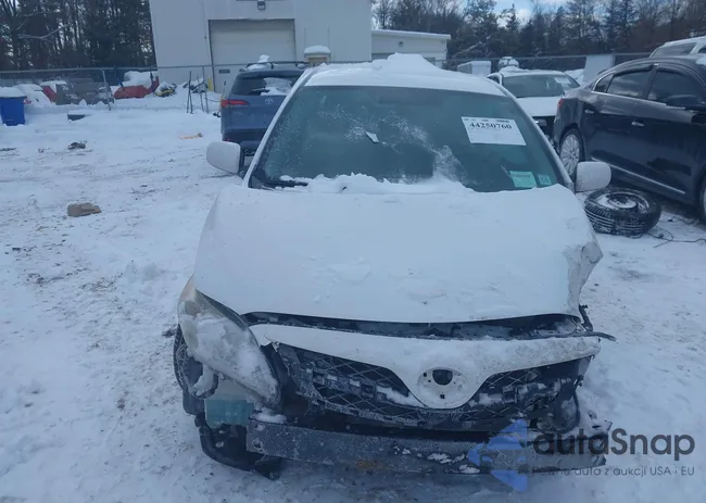 2T1BU4EE4BC661225: 44250760