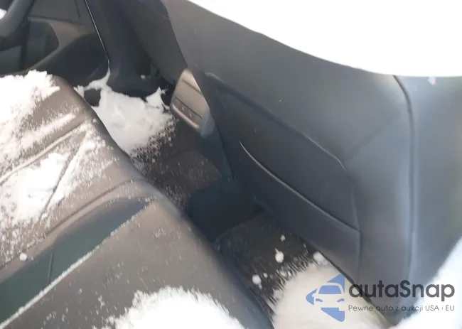 3VWEB7BU5LM002320: 44250042