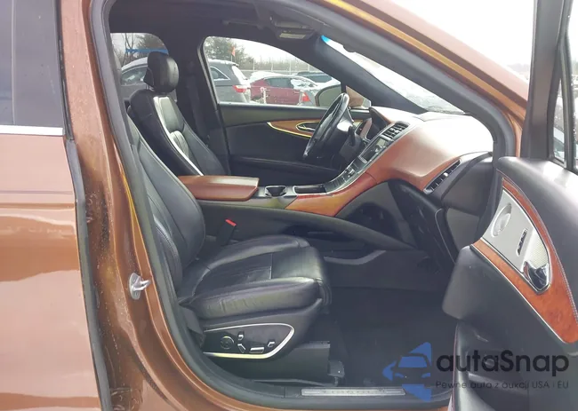 2LMPJ7JP0HBL40789: 44251358