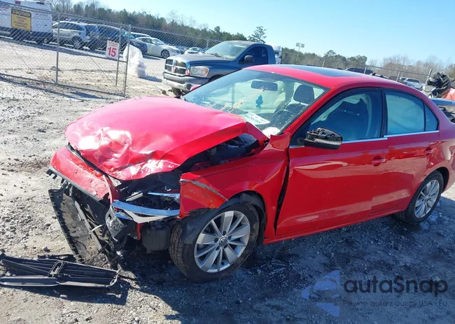 3VWLA7AJXFM275484: 44251385