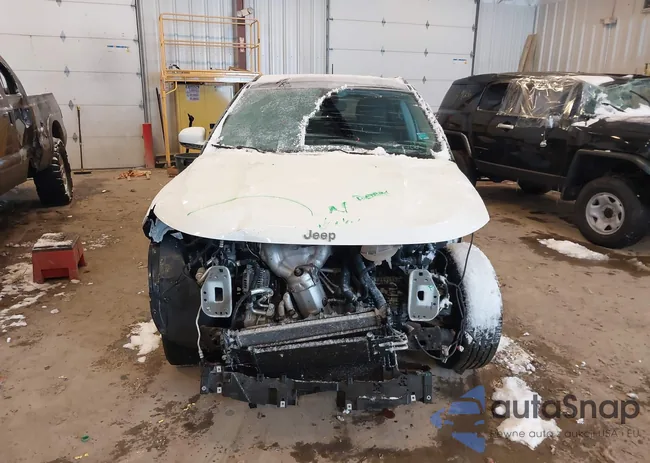 3C4NJDCB2KT657007: 44251392