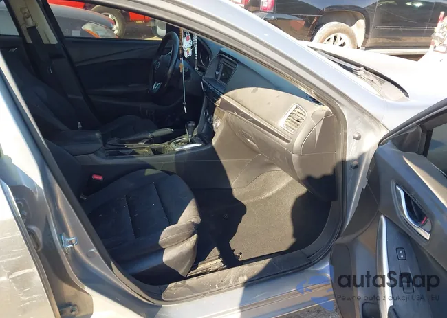 JM1GJ1U50E1101693: 44251413