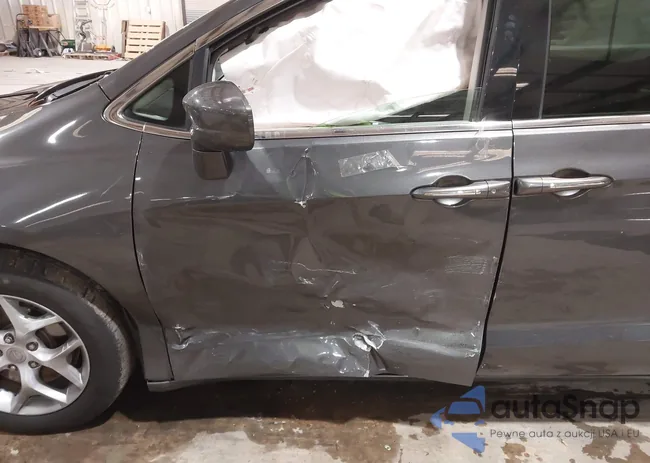 2C4RC1FG7JR116814: 44251419