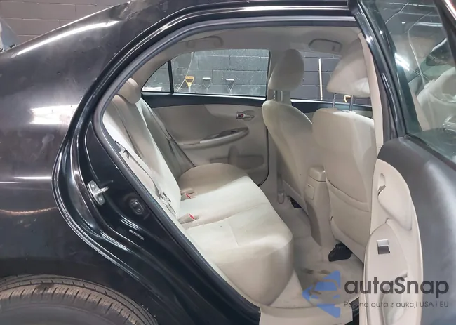 2T1BU4EE6BC735325: 44251771