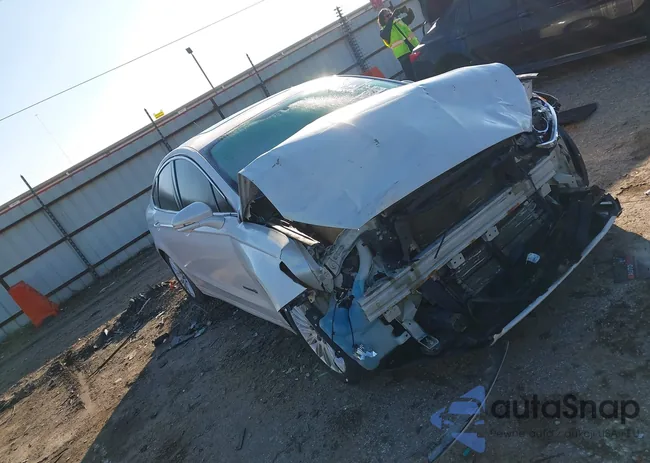 3FA6P0LU9GR203795: 44250977