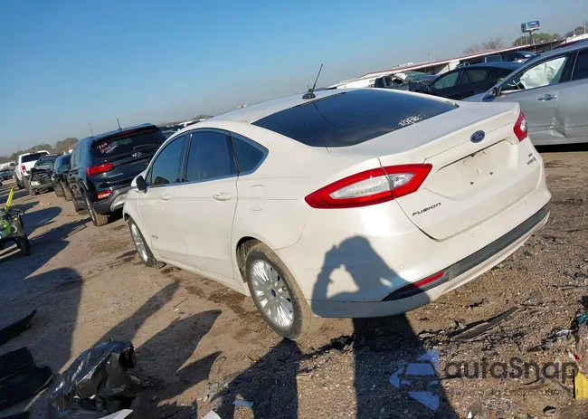 3FA6P0LU9GR203795: 44250977