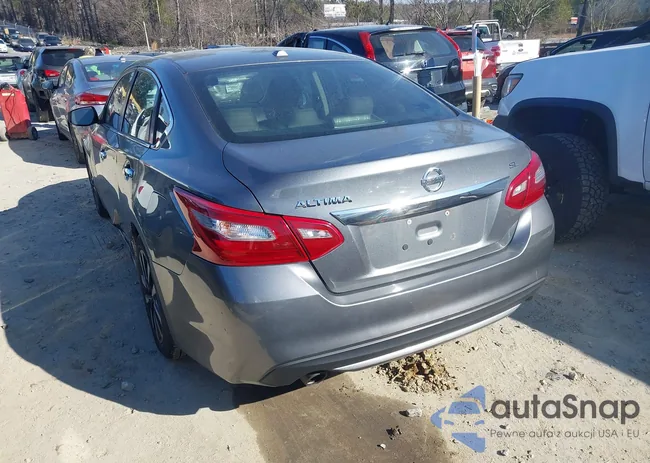 1N4AL3AP0JC124302: 44252302