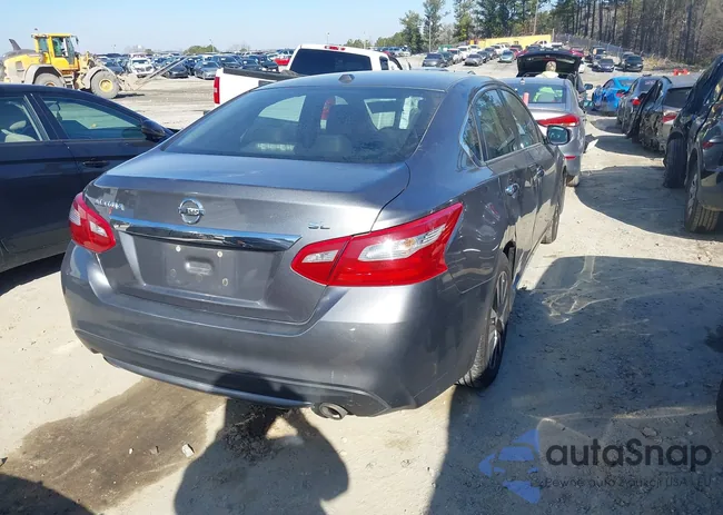 1N4AL3AP0JC124302: 44252302