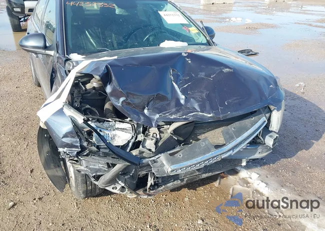 1G1PC5SB6E7247743: 44252332