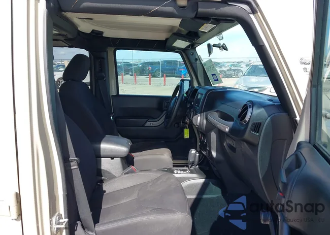 1C4BJWDG8JL898461: 44252342