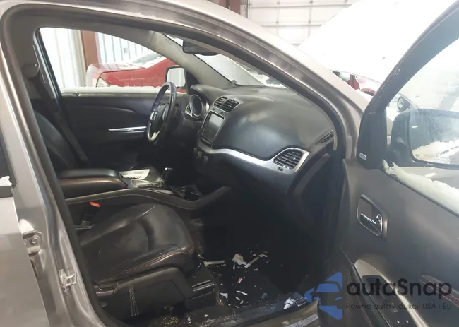 3C4PDCEG8HT643852: 44252480