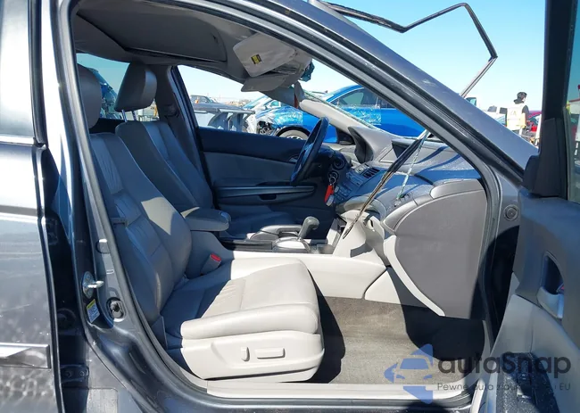 1HGCP3F89AA013916: 44252509