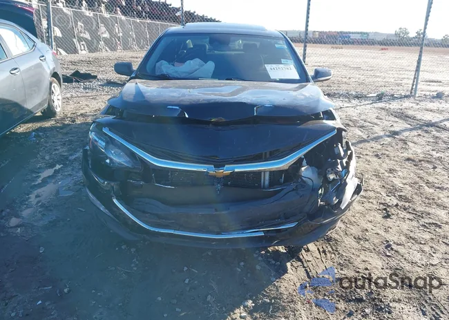 1G1ZD5ST2NF104227: 44252782