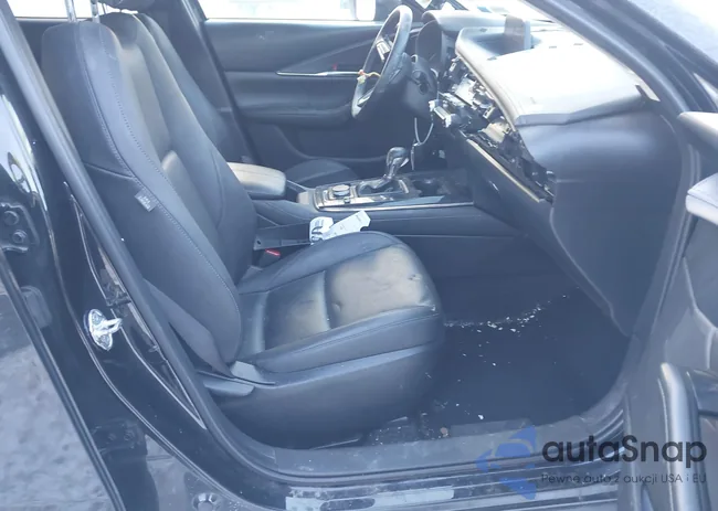 3MVDMBAY0MM253584: 44251934