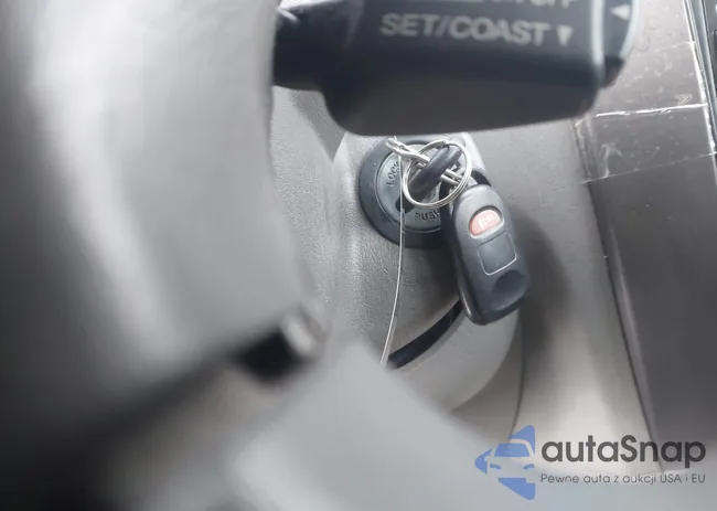 KM8JM12B38U857703: 44252078