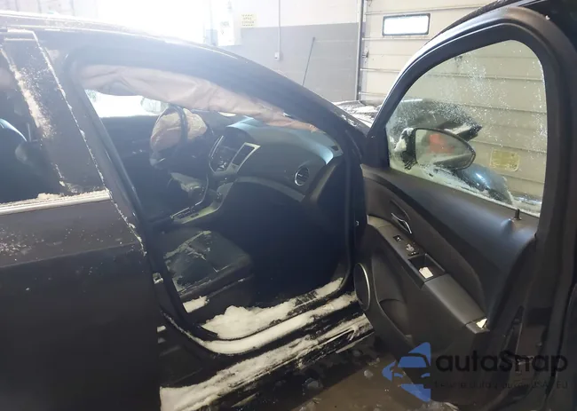 1G1PE5SB7F7118745: 44253588