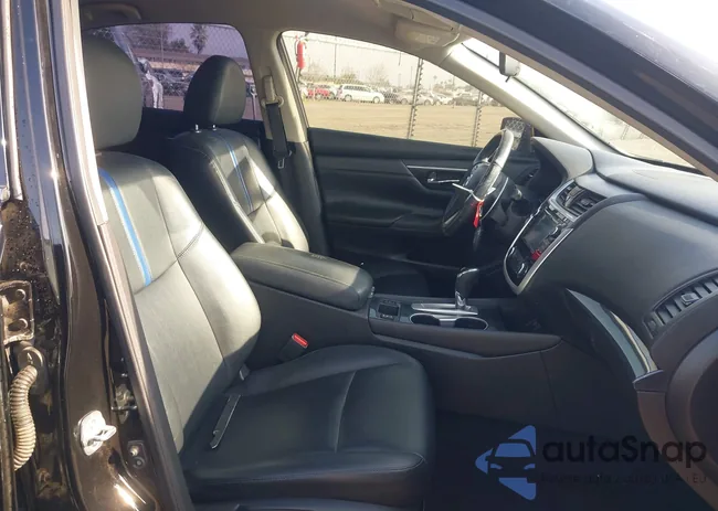 1N4AL3AP5JC221690: 44253726