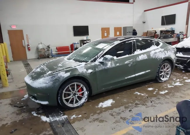 5YJ3E1EB9KF214049: 44252870