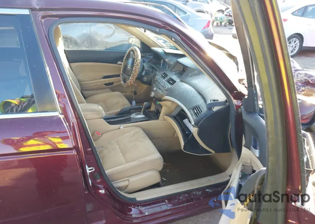 1HGCP2F31BA084124: 44252972