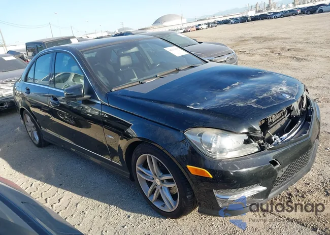 WDDGF4HB6CA715203: 44253006