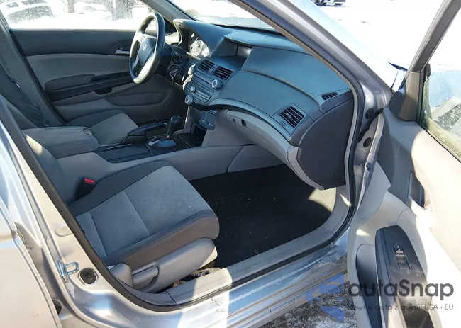 1HGCP26338A140766: 44253076