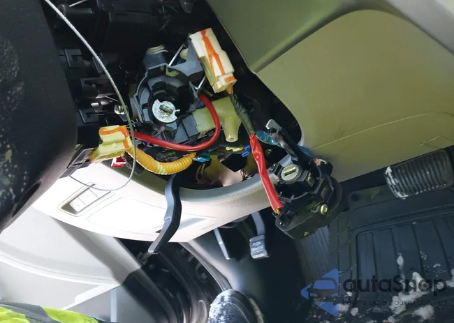 5NPE24AF5FH011081: 44253136