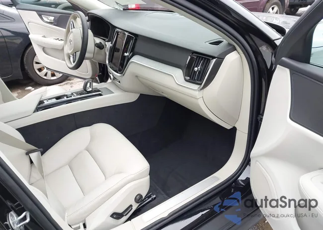 YV4L12WK8T2170272: 44254273