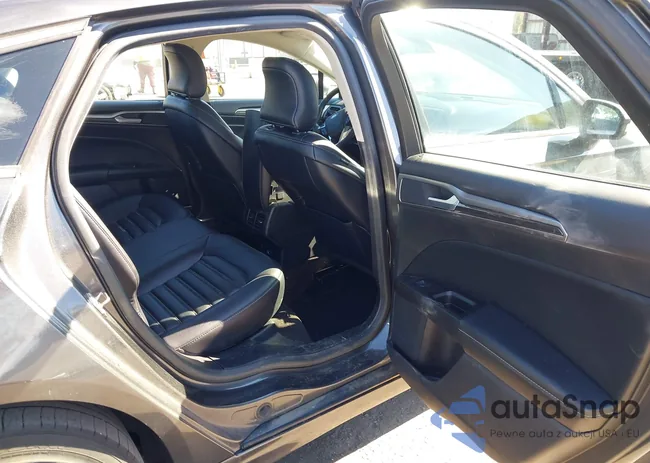 3FA6P0CD1KR117857: 44254348