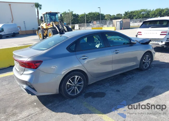 3KPF24AD9RE727929: 44254423