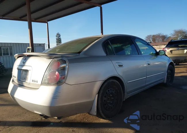 1N4AL11D86N441153: 44254545