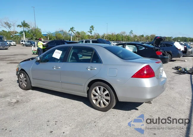 1HGCM66556A032180: 44253948