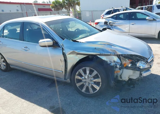 1HGCM66556A032180: 44253948