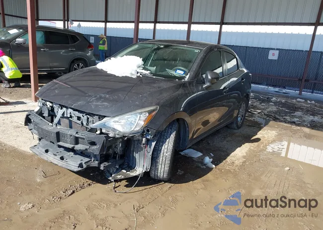 3MYDLBYV1KY523722: 44255309