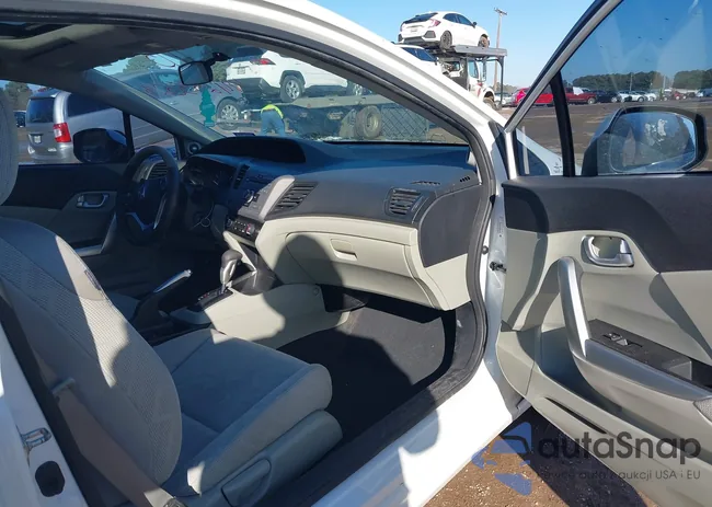 2HGFG3B84CH532136: 44255328