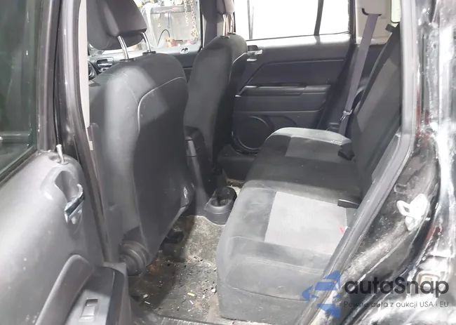 1C4NJDBB2GD686425: 44255340