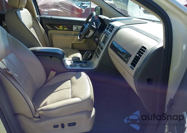 2LMDU68C58BJ25111: 44255452