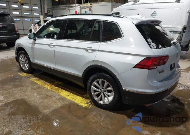 3VV3B7AX1JM067427: 44255728