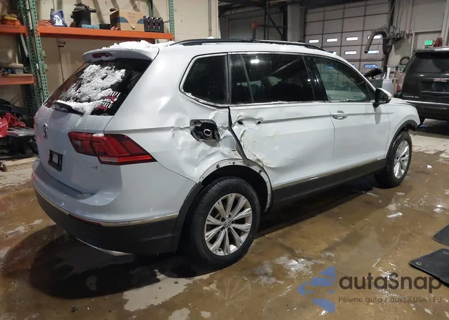 3VV3B7AX1JM067427: 44255728