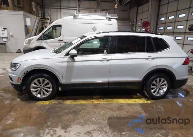 3VV3B7AX1JM067427: 44255728