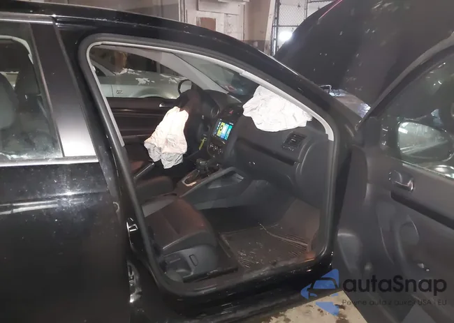 3VWRZ7AJ7AM020075: 44255737