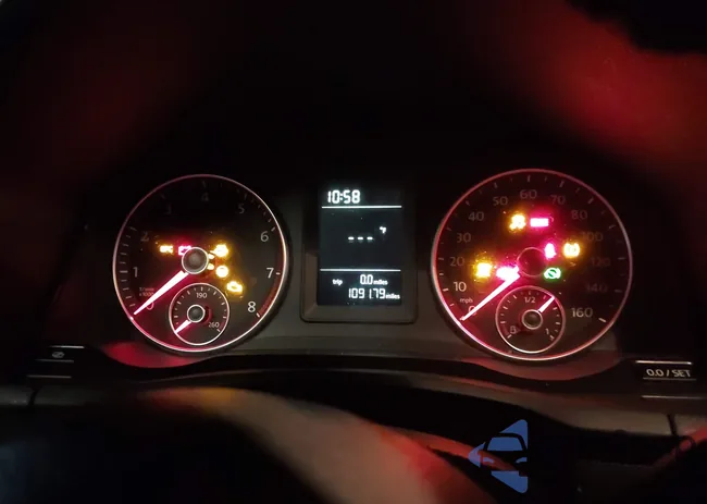 3VWRZ7AJ7AM020075: 44255737