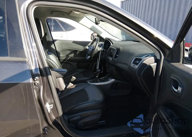 3C4NJDBB1KT597335: 44255783