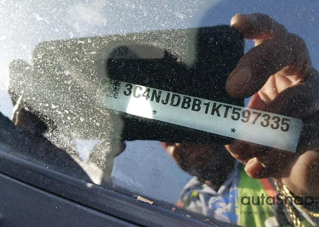 3C4NJDBB1KT597335: 44255783