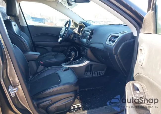 3C4NJDBB6JT484222: 44254939