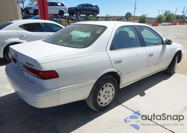 4T1BG22K2XU421831: 44255052