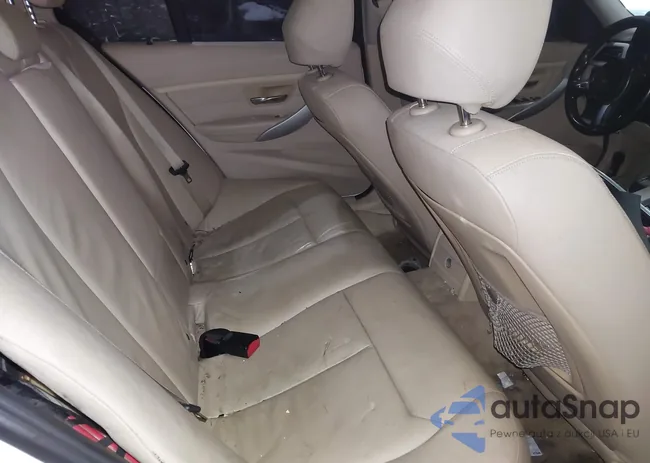 WBA3A5G55CNP15921: 44256566