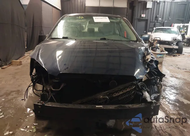 1NXBR32E48Z953710: 44256579