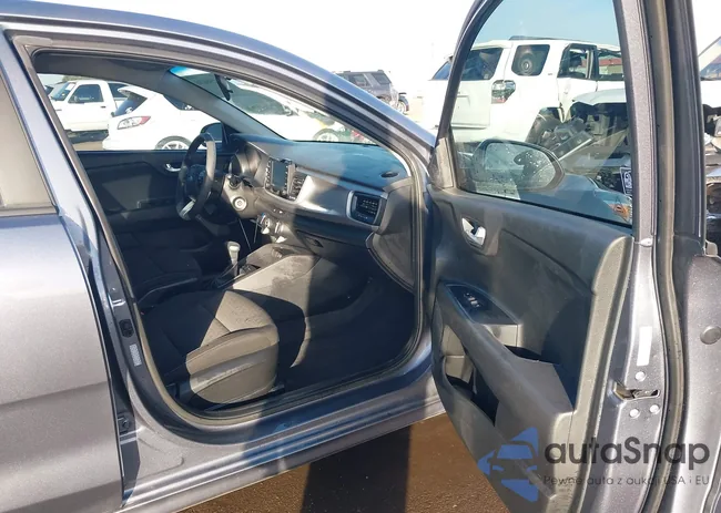 3KPA25AD8LE313645: 44256636