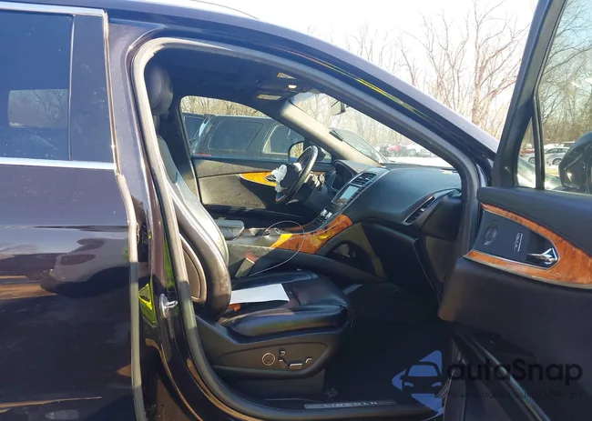 2LMPJ8KP5LBL16355: 44256717