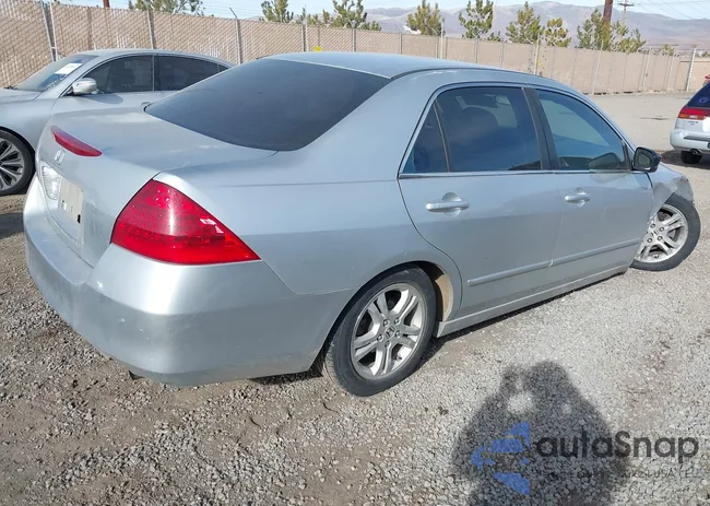 1HGCM55366A026074: 44255828